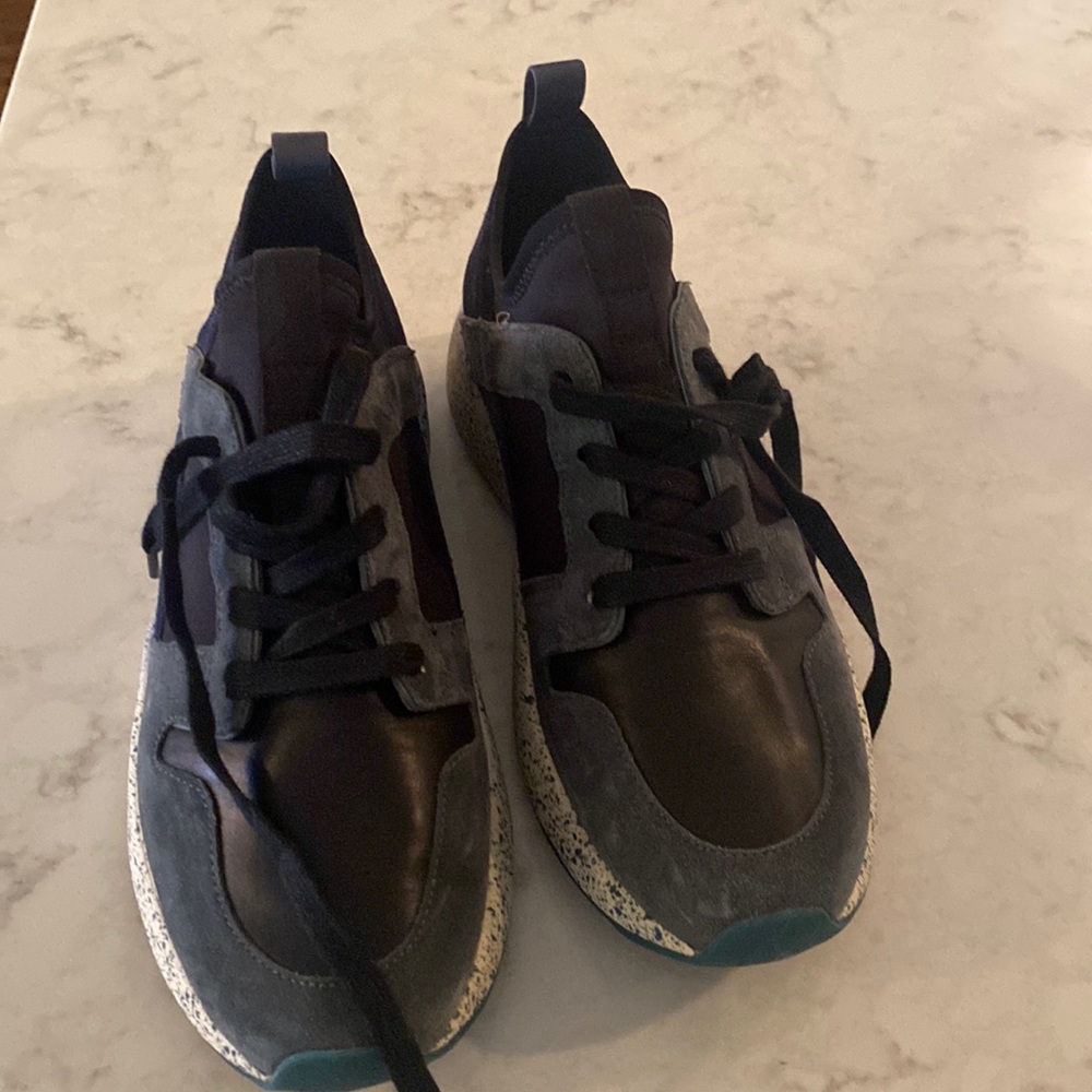 Vince sneakers. Like new. Black leather and navy suede.